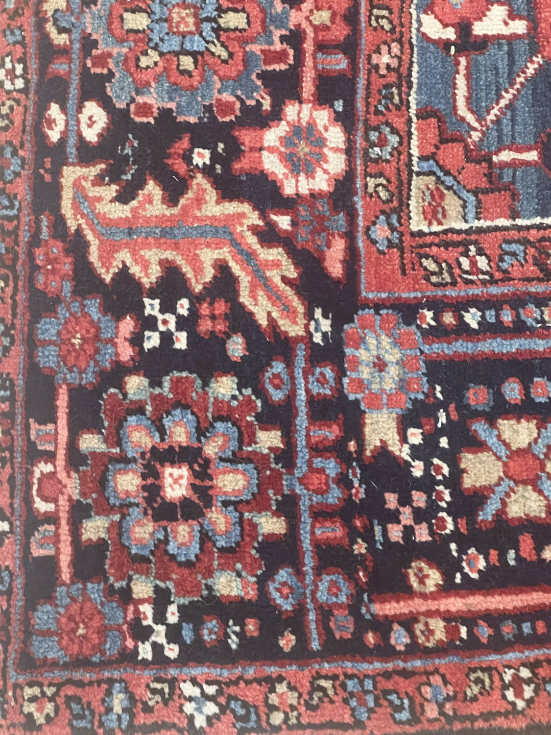 Very Good Antique Persian Heriz - 8'3" x 11'5" - Image 4