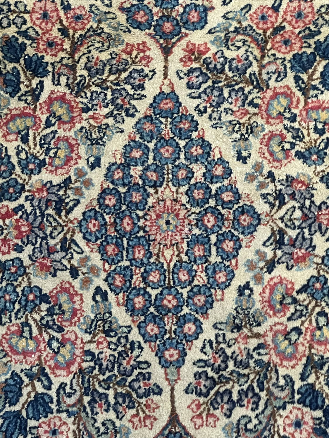 Very Good Antique Persian Ravar Kerman - 3'0" x 5'0" - Image 3