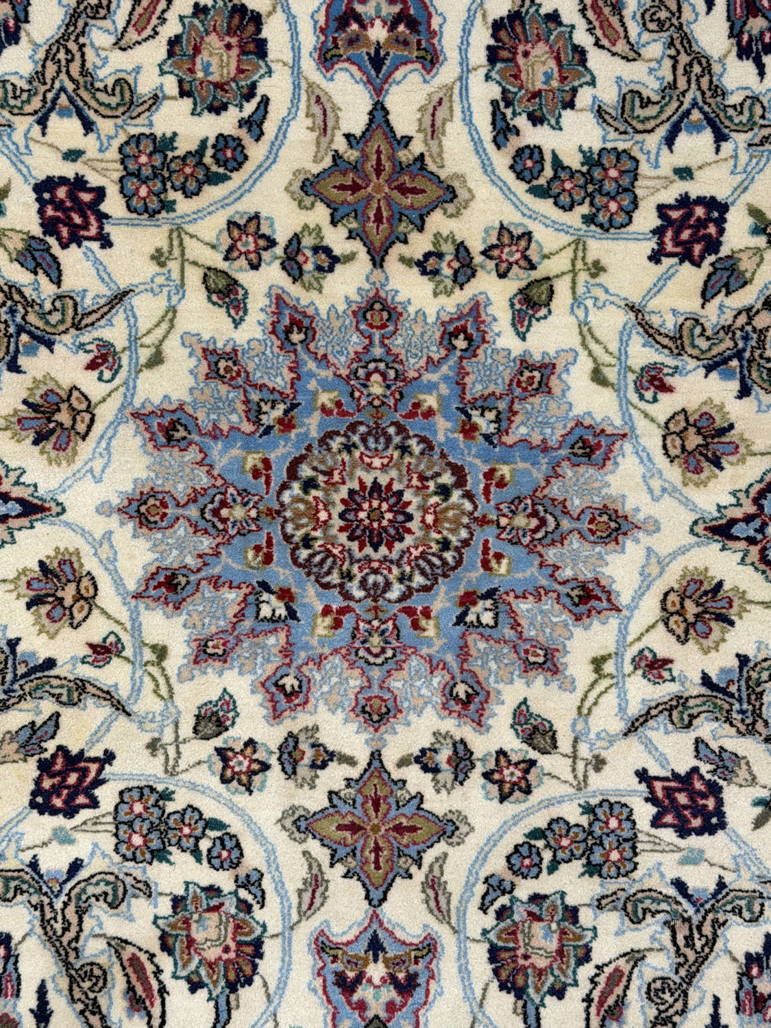 Very Fine Wool & Silk Persian Esfahan - 3'5" x 5'2" - Image 3
