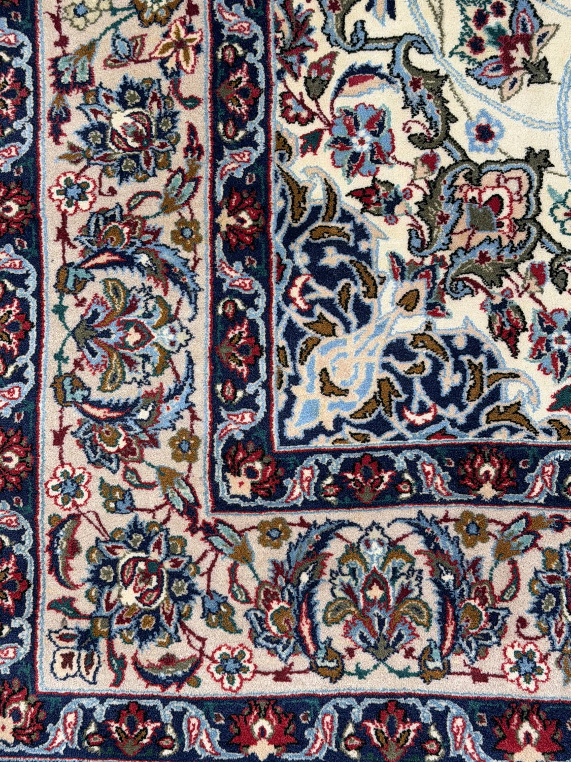 Very Fine Wool & Silk Persian Esfahan - 3'5" x 5'2" - Image 4