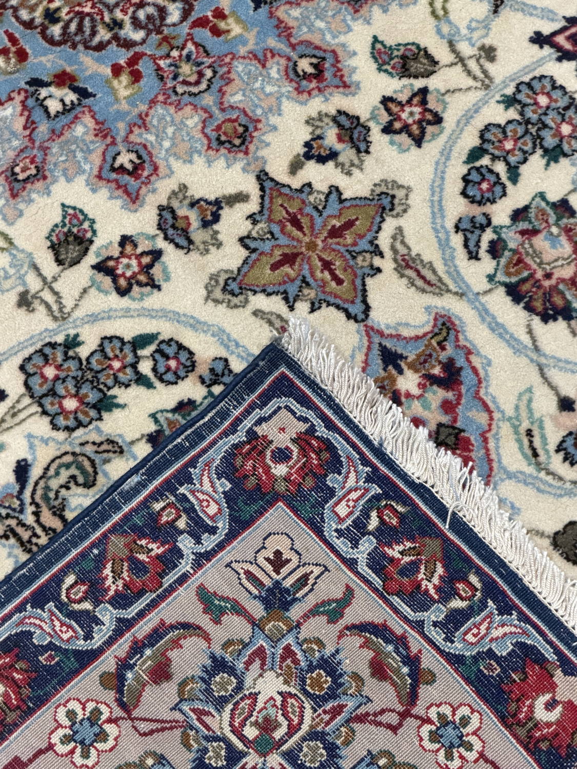 Very Fine Wool & Silk Persian Esfahan - 3'5" x 5'2" - Image 5